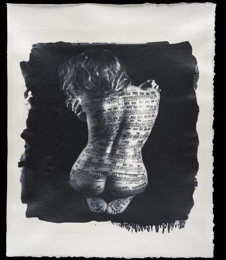 Identigraphies. Immagine di Jacopo Baboni Schilingi (2018), stampa al carbone di Damiano Bianca